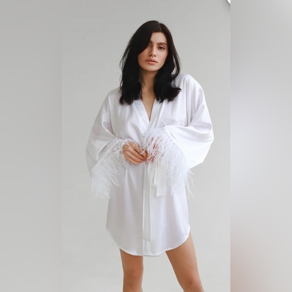 The RobeUA Silk Bridal Robe - Picture 5 of 16